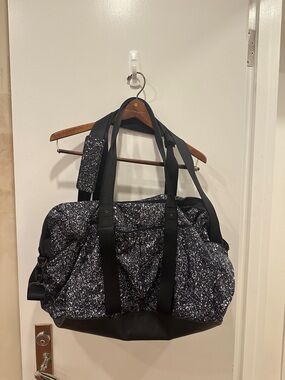 lululemon athletica Black Speckle Travel Duffel